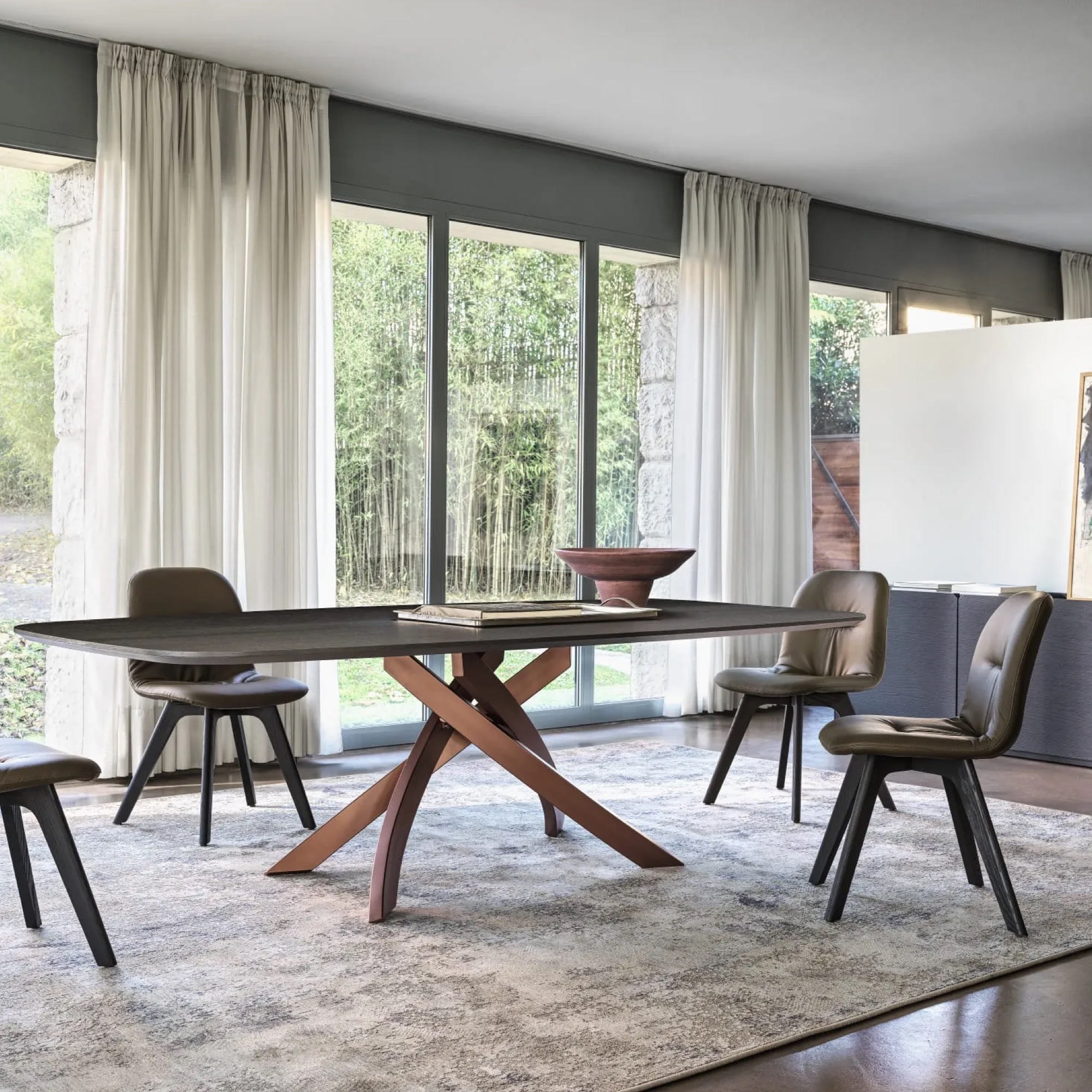 Artistico Dining Table